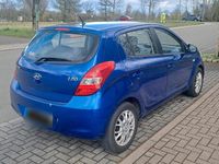 Gebraucht Hyundai i20 77 PS (56 kW) 2011 Blau Kleinwagen