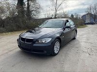 Gebraucht BMW 320 150 PS (110 kW) 2005 Blau Limousine
