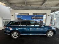 Gebraucht VW Passat Elegance 200 PS (147 kW) 2022 Blau metallic Kombi