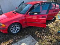 Gebraucht BMW 318 120 PS (88 kW) 1997 Rot Limousine