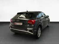 Gebraucht Audi Q2 S-Line 150 PS (110 kW) 2024 Grau SUV