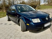 Second-hand VW Bora 174 CP (127 kW) 2000 Albastru Berlinǎ