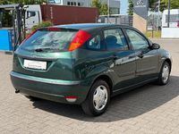 Second-hand Ford Focus 101 CP (74 kW) 2004 Verde Berlinǎ
