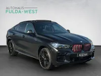 Gebraucht BMW X6 M50 Performance 530 PS (389 kW) 2022 Frozen black SUV