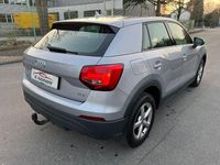 Gebraucht Audi Q2 Basis 116 PS (85 kW) 2018 Silber SUV