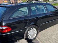 Gebraucht Mercedes E270 177 PS (130 kW) 2004 Schwarz Kombi