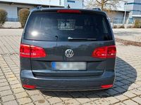 Gebraucht VW Touran Comfortline 140 PS (102 kW) 2015 Grau Van / Kleinbus