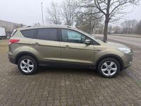 Gebraucht Ford Kuga Titanium 150 PS (110 kW) 2015 Grün SUV