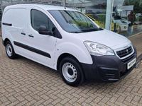 Gebraucht Peugeot Partner Premium 99 PS (72 kW) 2018 Weiss banquise Van / Kleinbus