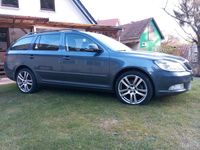 Gebraucht Skoda Octavia 140 PS (102 kW) 2010 Grau Kombi