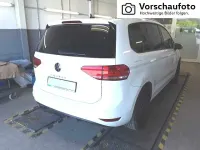 Gebraucht VW Touran Active 150 PS (110 kW) 2023 Weiß Van / Kleinbus