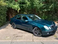 Gebraucht Mercedes E500 306 PS (225 kW) 2002 Grün Limousine