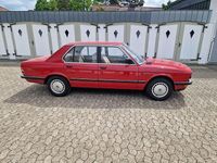 Gebraucht BMW 518 105 PS (77 kW) 1985 Rot Limousine