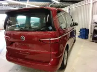 Gebraucht VW Multivan Basis 204 PS (150 kW) 2024 Rot Van / Kleinbus