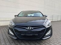 Gebraucht Hyundai i30 Trend 99 PS (72 kW) 2014 Phantom black mineraleffekt Kombi