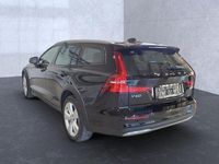 Gebraucht Volvo V60 Plus 197 PS (144 kW) 2022 Black solid stone / solid Kombi