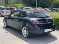 Używany Opel Astra Selection 90 KM (66 kW) 2009 Czarny Coupe