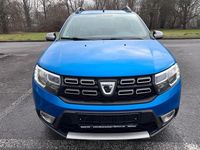 Gebraucht Dacia Sandero Celebration 90 PS (66 kW) 2017 Blau Kleinwagen