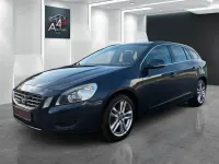 Gebraucht Volvo V60 163 PS (119 kW) 2014 Caspian blue Kombi