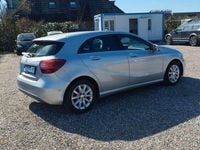Gebraucht Mercedes A180 122 PS (89 kW) 2015 Silber Limousine