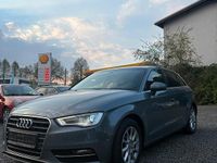 Gebraucht Audi A3 Attraction 116 PS (85 kW) 2015 Grau Limousine