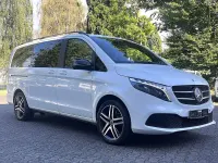 Gebraucht Mercedes V300 237 PS (174 kW) 2023 Weiß Van / Kleinbus