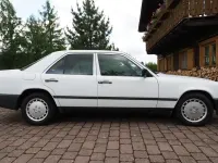 Gebraucht Mercedes E260 160 PS (117 kW) 1989 Weiß Limousine