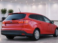Gebraucht Ford Focus Titanium 125 PS (91 kW) 2017 Rot Kombi