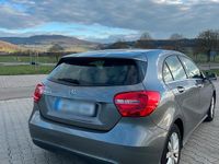 Gebraucht Mercedes A180 122 PS (89 kW) 2013 Silber Kleinwagen