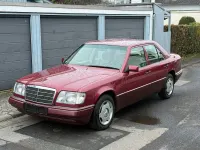 Gebraucht Mercedes E220 150 PS (110 kW) 1994 Rot Limousine