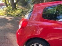 Gebraucht Renault Clio III 75 PS (55 kW) 2012 Rot Limousine