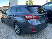 Gebraucht Hyundai i30 Premium 135 PS (99 kW) 2016 Grau Kombi