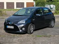 Gebraucht Toyota Yaris 73 PS (53 kW) 2016 Grau Kleinwagen