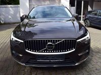 Gebraucht Volvo XC60 Plus 398 PS (292 kW) 2025 Platinum grey / metallic SUV