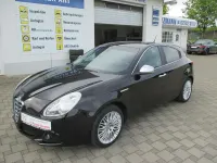 Gebraucht Alfa Romeo Giulietta Super 120 PS (88 kW) 2012 Schwarz Kleinwagen
