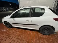 Gebraucht Peugeot 206+ 60 PS (44 kW) 2011 Weiß Kleinwagen