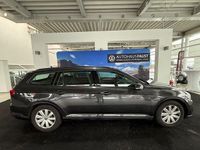 Gebraucht VW Passat 150 PS (110 kW) 2021 Silber metallic Kombi