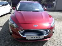 Gebraucht Ford Focus Titanium 125 PS (91 kW) 2019 Rubyrot (metallic) Kombi
