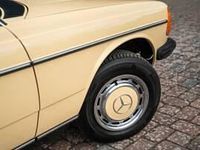 Gebraucht Mercedes 200 109 PS (80 kW) 1982 Gelb Kombi