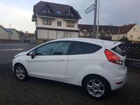 Gebraucht Ford Fiesta SYNC Edition 82 PS (60 kW) 2013 Weiß Kleinwagen