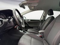 Gebraucht VW Golf VII Sound 110 PS (80 kW) 2018 Deep black perleffekt Limousine