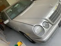 Gebraucht Mercedes E220 95 PS (69 kW) 1996 Silber Limousine