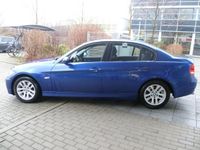 Gebraucht BMW 318 143 PS (105 kW) 2008 Blau metallic Limousine