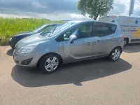 Gebraucht Opel Meriva Design Edition 110 PS (80 kW) 2011 Silber Van / Kleinbus