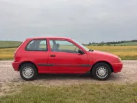 Gebraucht Toyota Starlet 75 PS (55 kW) 1998 Rot Kleinwagen