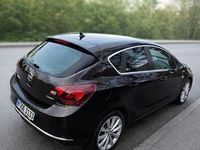Gebraucht Opel Astra Selection 86 PS (63 kW) 2015 Limousine