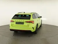 Neu Skoda Octavia RS 265 PS (194 kW) 2026 Mamba grün Kombi