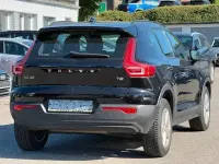 Gebraucht Volvo XC40 Momentum 129 PS (94 kW) 2021 Onyx black / metallic SUV