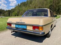 Gebraucht Mercedes 230 110 PS (80 kW) 1974 Herbstbeige Limousine