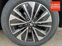 Neu Skoda Superb Selection 193 PS (141 kW) 2025 Ice tea yellow metallic Kombi